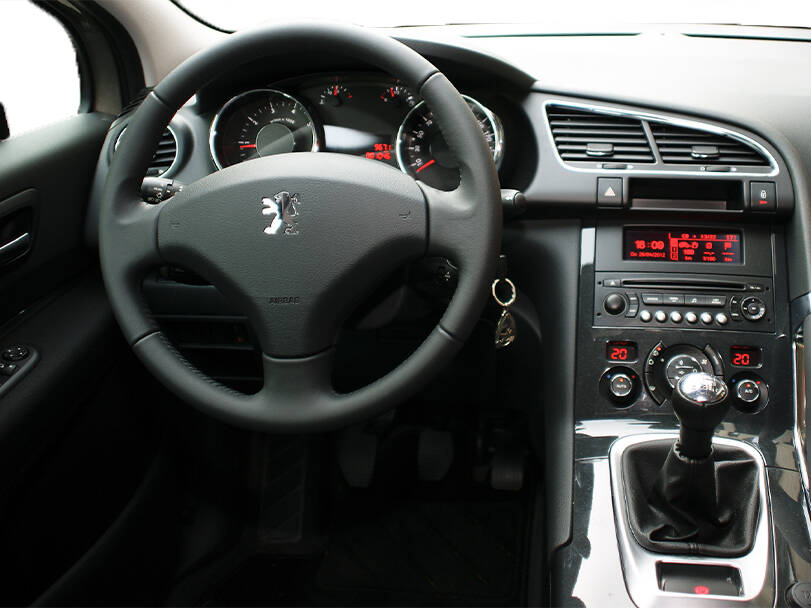 Peugeot 3008 1st (T84) Generation Interior 
