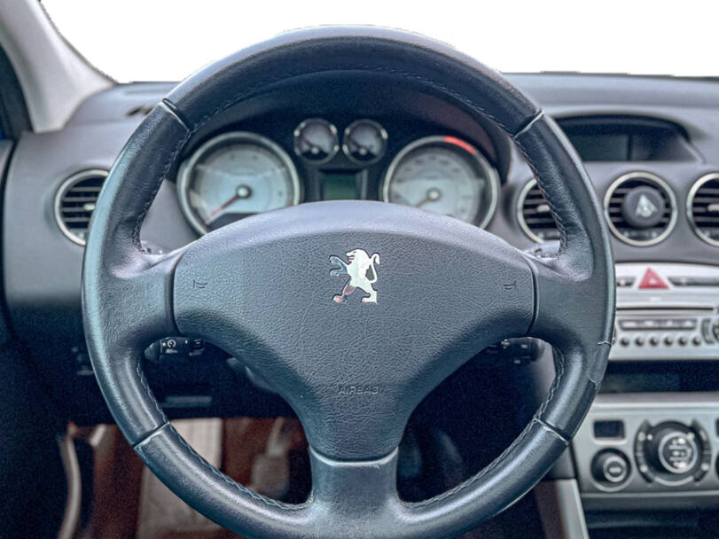 Peugeot 308 SW Interior 