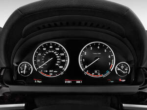 بي ام دبليو الفئة السادسة الداخلية 