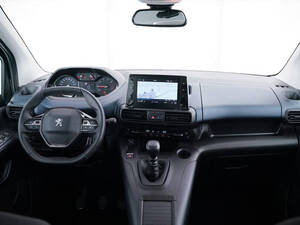 بيجو ريفتر الداخلية 