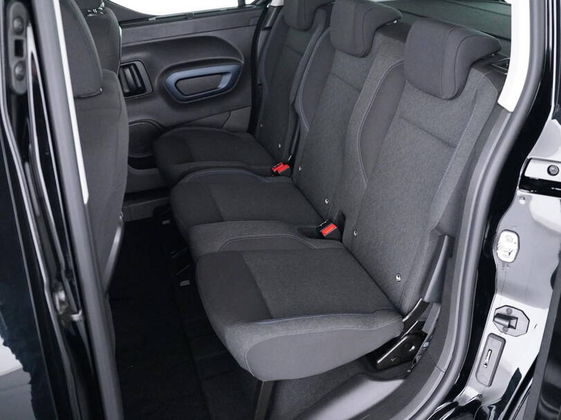 بيجو ريفتر Interior 