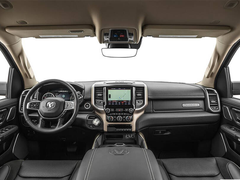 رام ١٥٠٠ Interior 