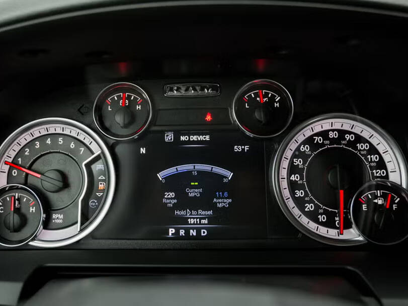 رام 2500 الجيل الرابع (DS) Interior 