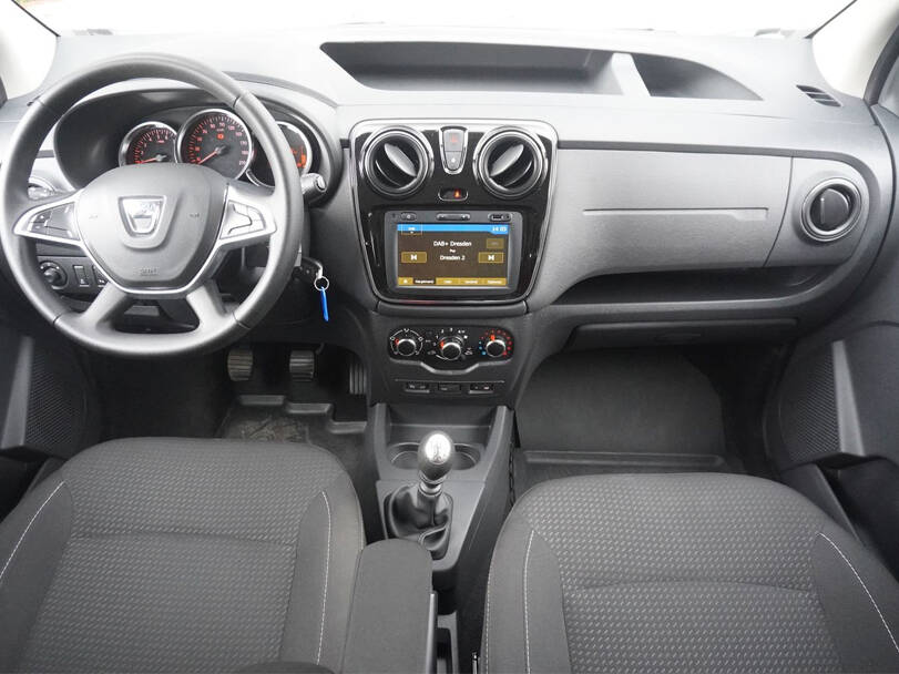 رينو دوكر فان 2025 Interior 
