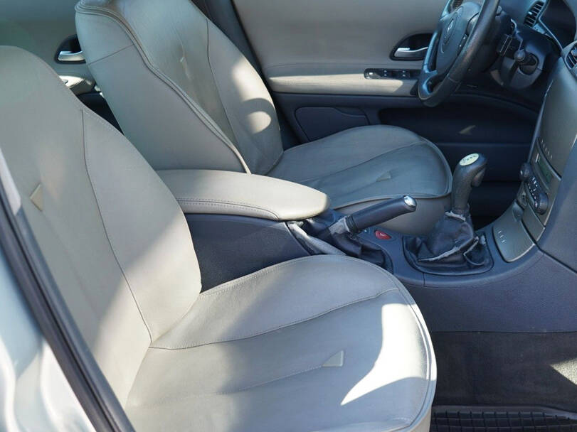 رينو لاجونا الجيل الثاني (X74) Interior 