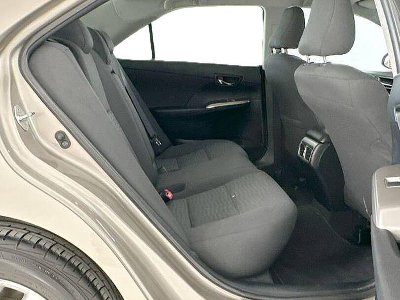 تويوتا أوريون الجيل الأول (XV40) Interior 