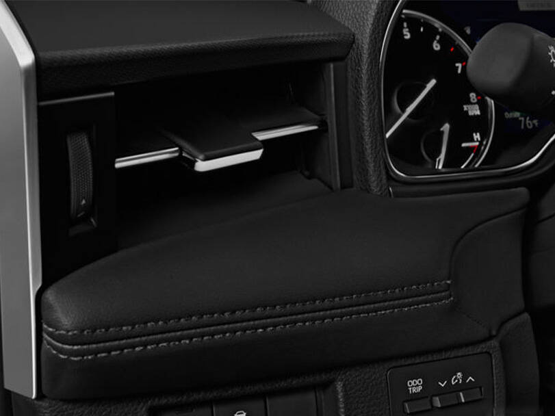 تويوتا أفالون Interior 
