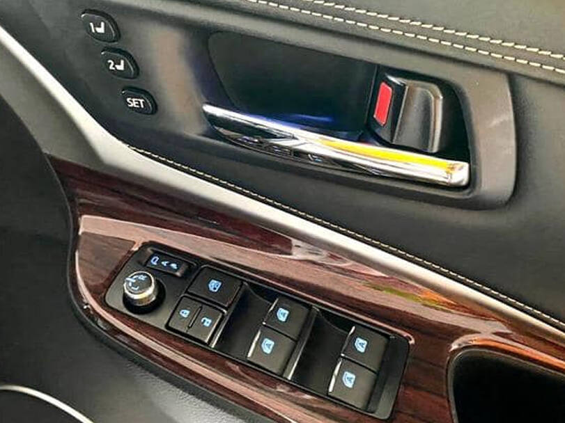 Toyota Harrier 3rd (XU60) Generation Interior 