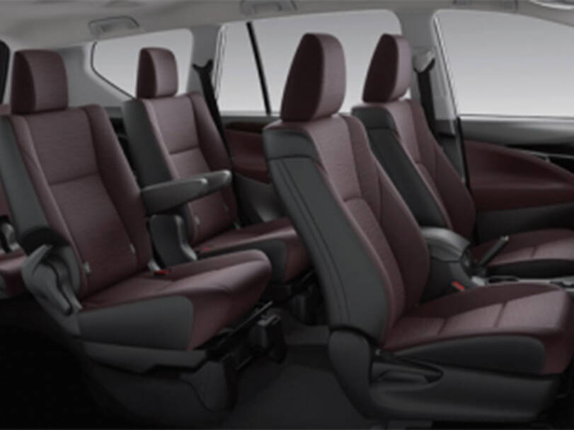 تويوتا إينوفا 2025 Interior 