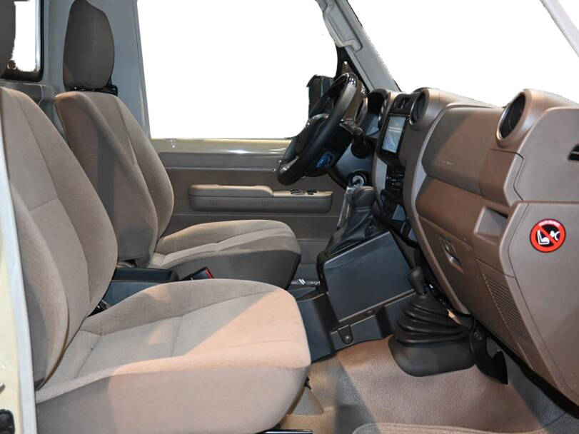 تويوتا لاند كروزر بيك أب 2025 Interior 
