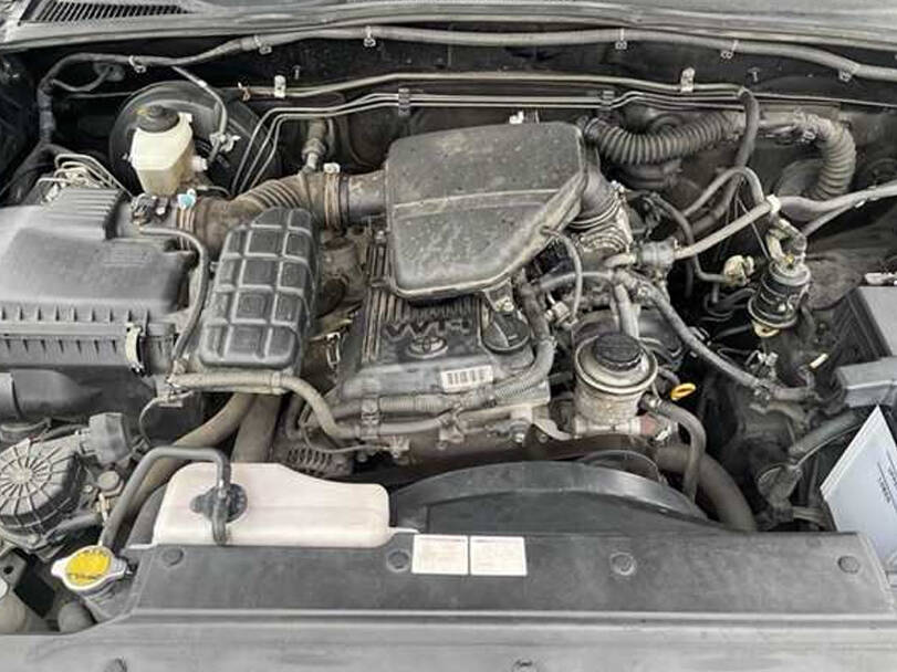 تويوتا لاند كروزر برادو الجيل الثالث (J120) Exterior 