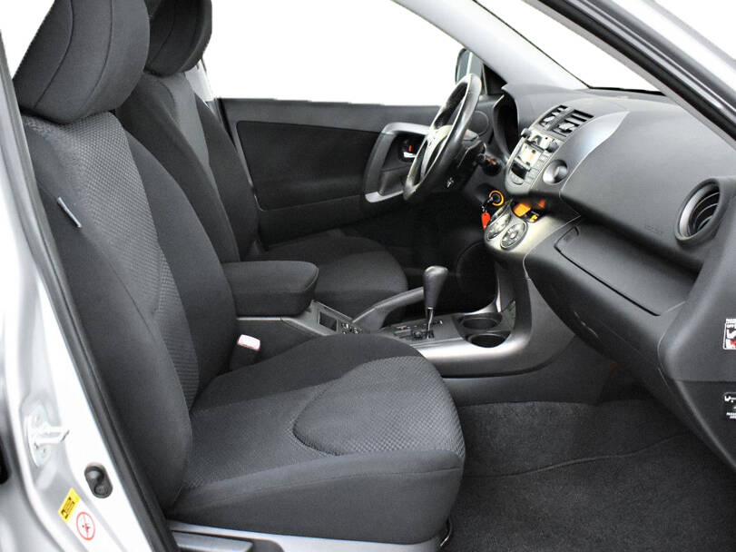 تويوتا راف 4 الجيل الثالث (XA30) Interior 