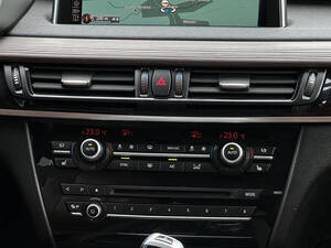 بي ام دبليو X5 الداخلية 