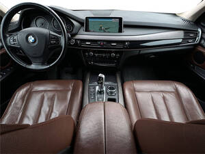 بي ام دبليو X5 الداخلية 