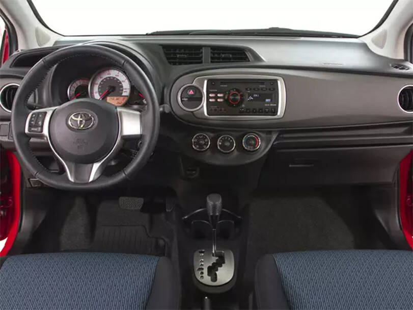 تويوتا يارس الجيل الثالث (XP130) Interior 