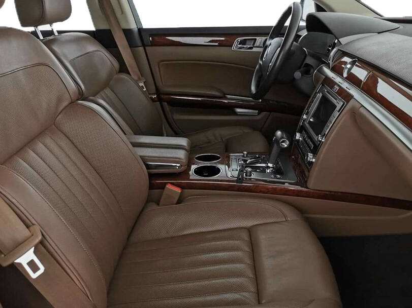 فولكس فاجن فايتون الجيل الرابع (GP3) Interior 
