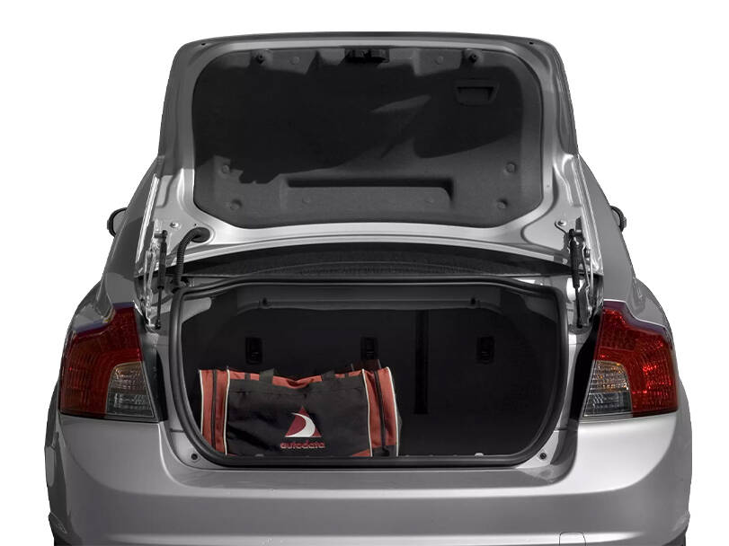فولفو إس٤٠ Interior 