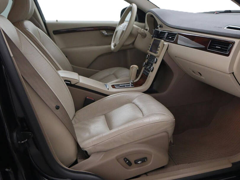 فولفو إس٨٠ Interior 