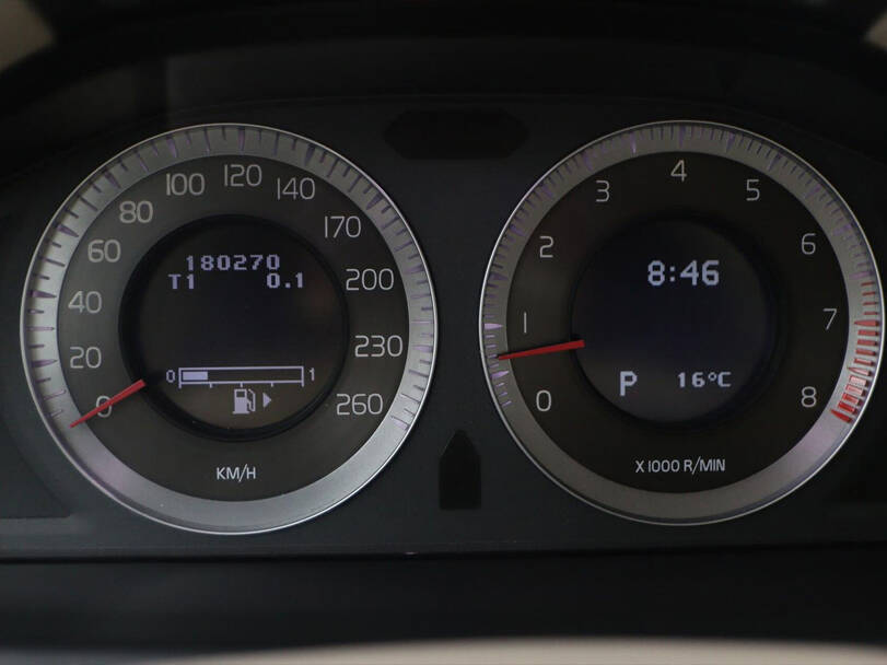 فولفو إس٨٠ Interior 
