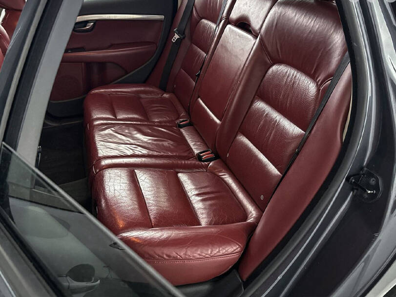 فولفو في٧٠ Interior 