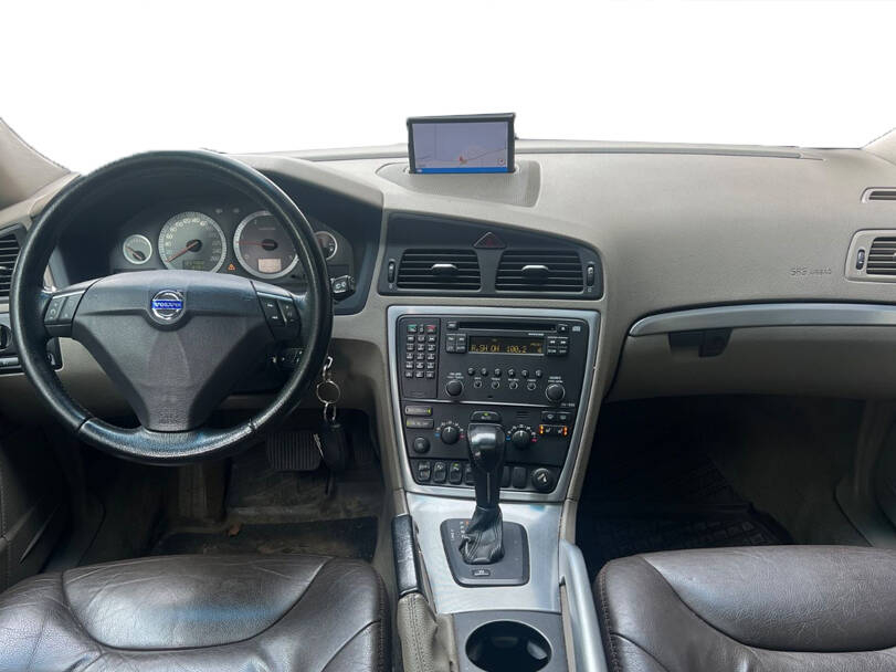 فولفو XC70 الجيل الثاني Interior 