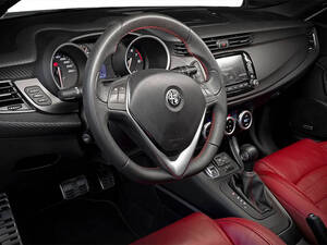 ألفا روميو جوليتا الداخلية 