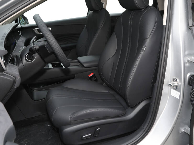 إم جي 8 2025 الداخلية 