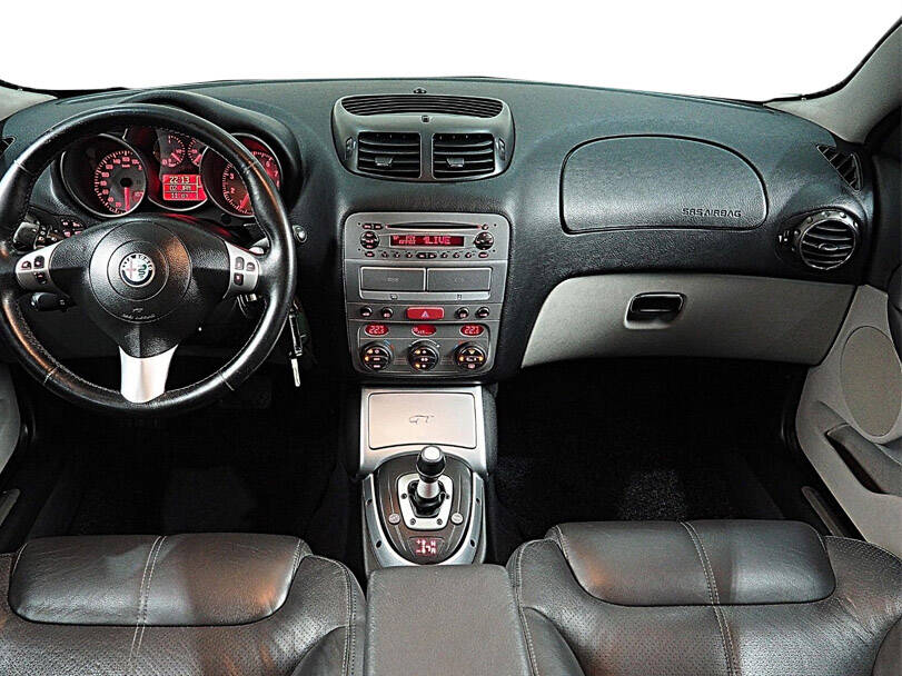 Alfa Romeo GT Interior 