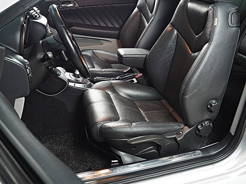 Alfa Romeo GT Interior 