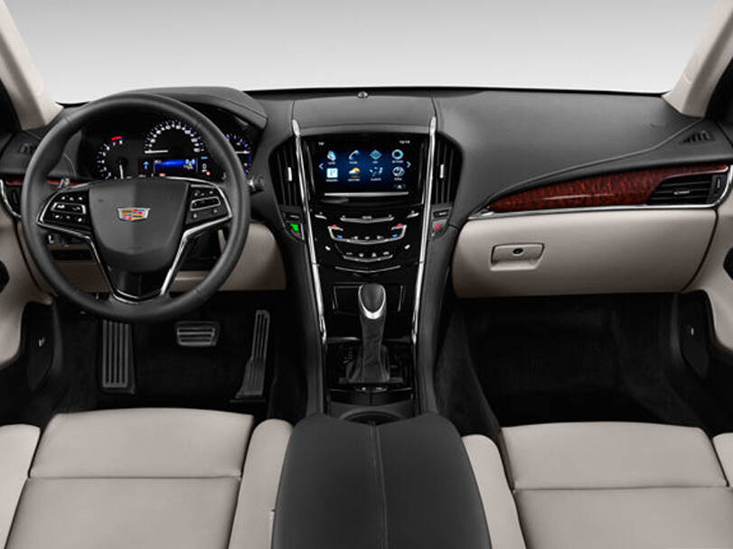 كاديلاك إيه تي إس ڤي Interior 