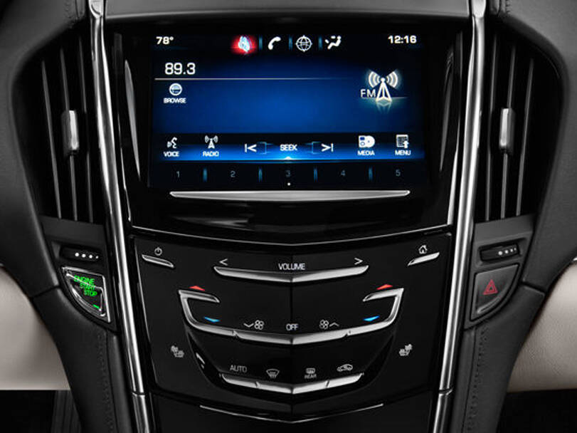كاديلاك إيه تي إس ڤي Interior 