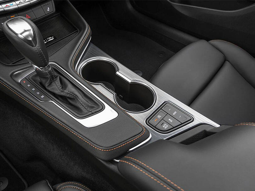 كاديلاك سي تي ٤ Interior 