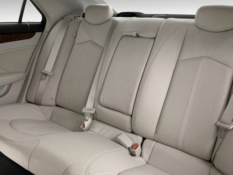 كاديلاك سي تي إس Interior 