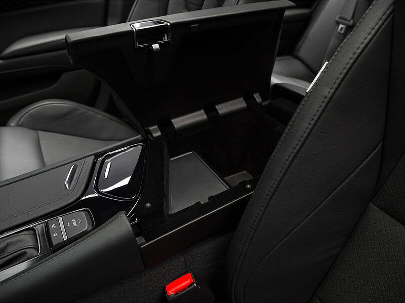 كاديلاك سي تي إس Interior 