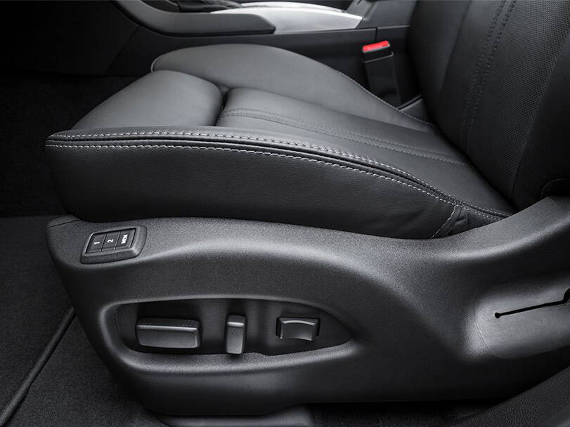 كاديلاك إس آر إكس Interior 