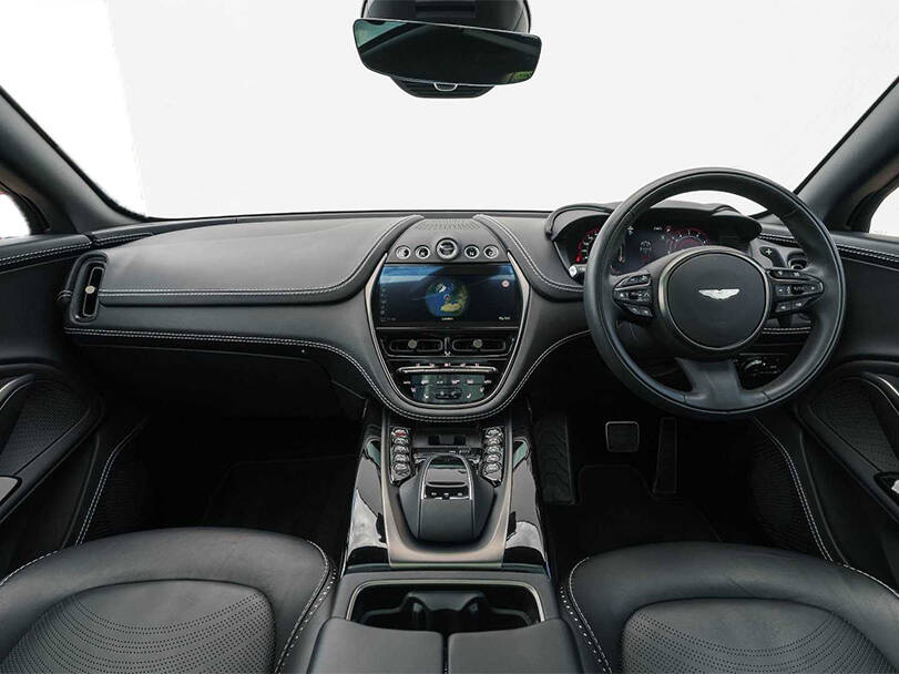 أستون مارتن DBX 2025 Interior 
