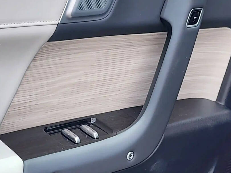 شيري إي كيو ٣ 2025 Interior 