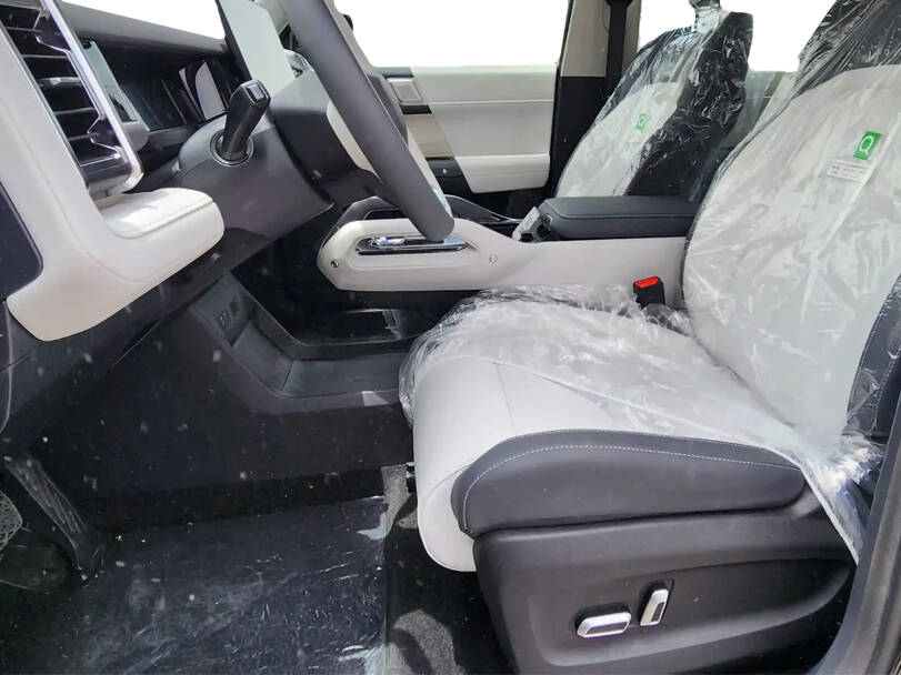 شيري إي كيو ٣ 2025 Interior 