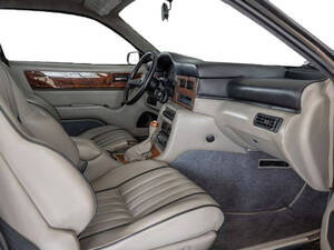 أستون مارتن فيراج الداخلية 