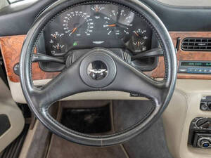 أستون مارتن فيراج الداخلية 