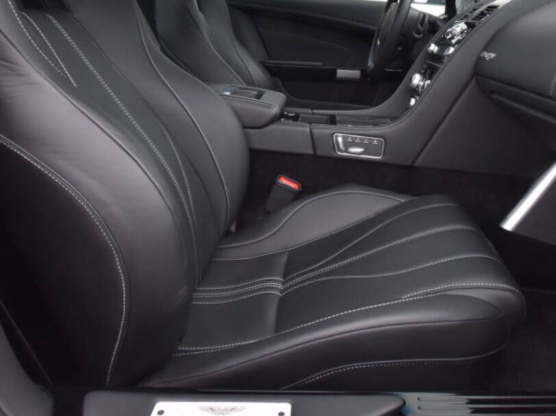 أستون مارتن فيراج Interior 
