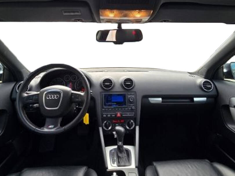 أودي A3 الجيل الثاني Interior 