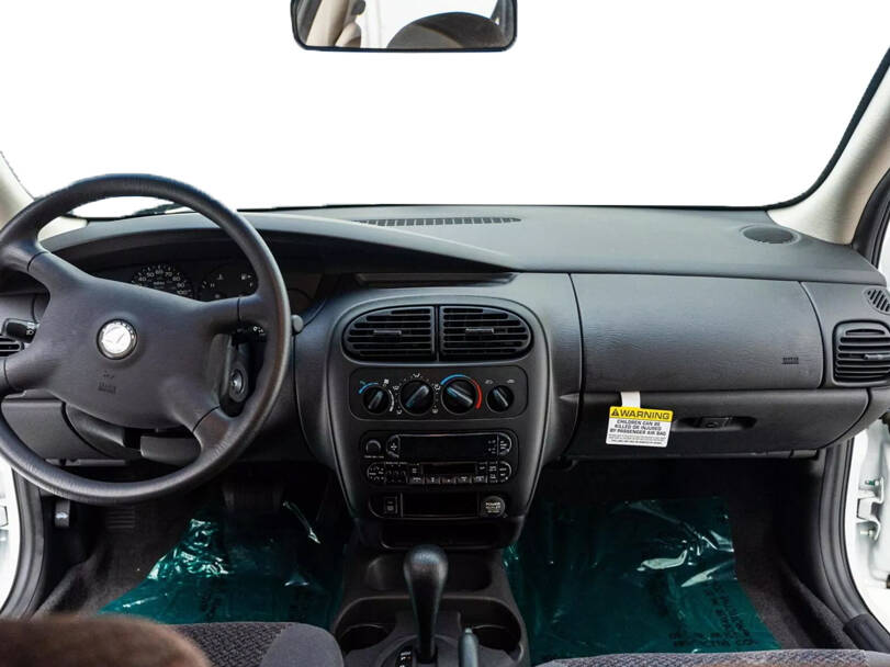 كرايسلر نيون Interior 