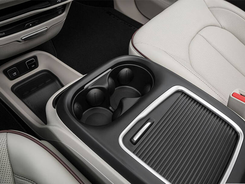 كرايسلر باسيفيكا Interior 