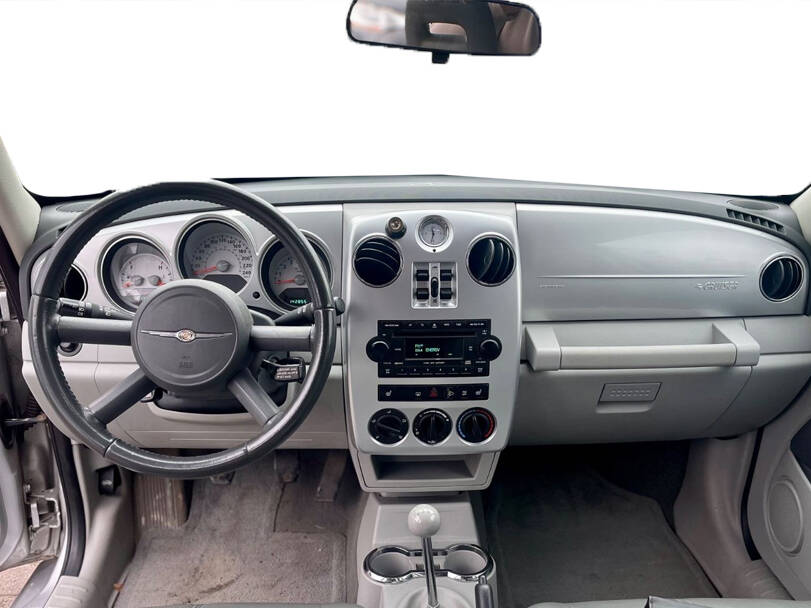 Chrysler PT Cruiser Interior 