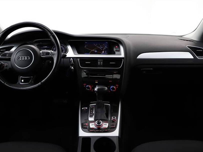 أودي إيه ٤ الجيل الثالث Interior 