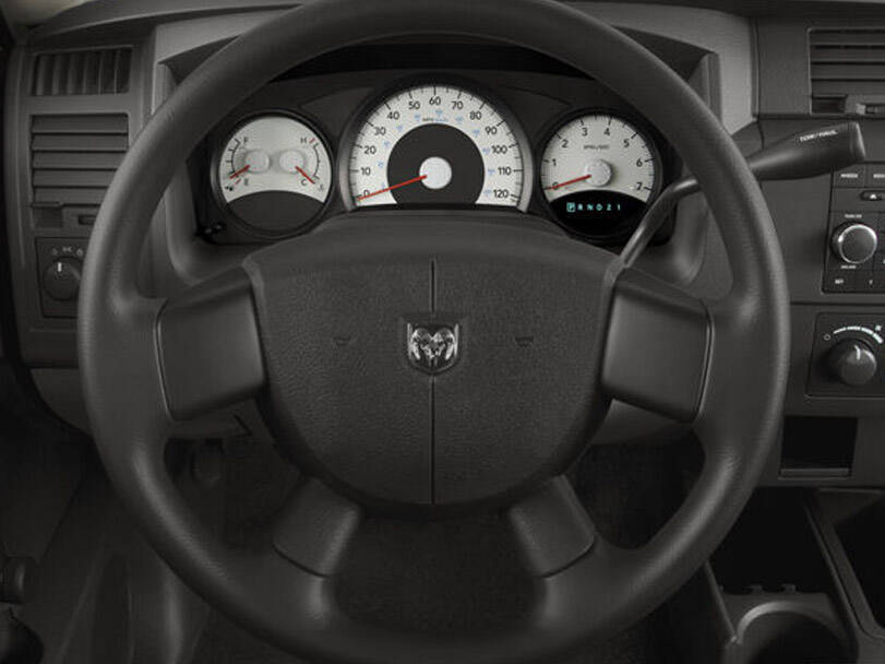 دودج داكوتا Interior 