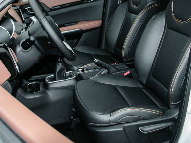 دونغفنغ إيه إكس ٤ Interior 