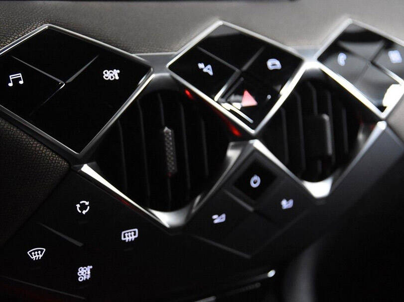 دي إس ٣ كروس باك Interior 