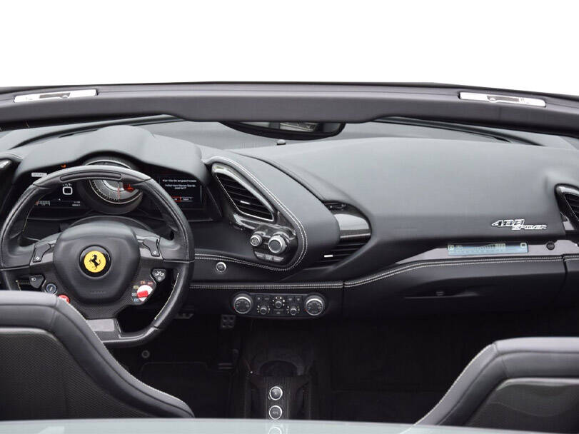فيراري ٤٨٨ سبايدر Interior 